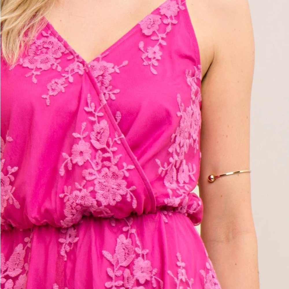 Short and sassy magenta embroidered romper - Picture 3 of 5